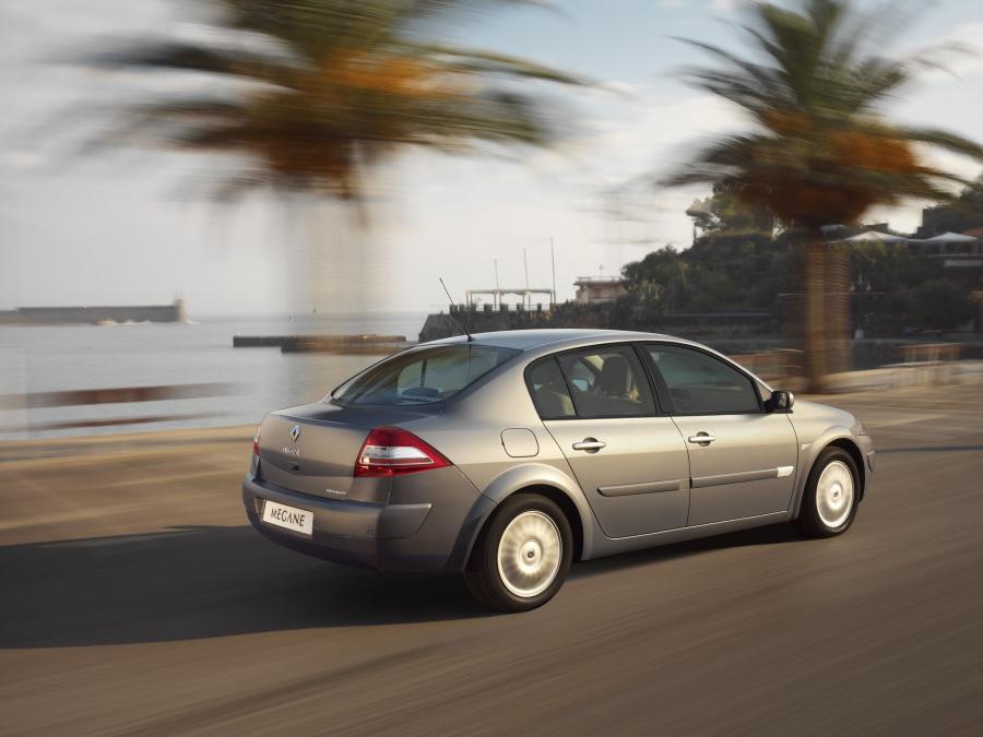  Renault Megane Saloon 2006 года  (фото 17 из 20)